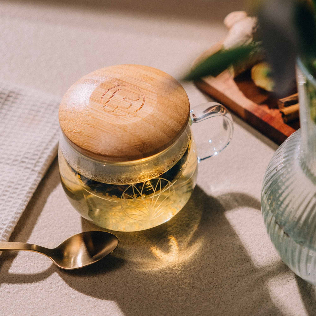 flaska angelica teetasse mit glaseinsatz und deckel aus edelstahl und bambus