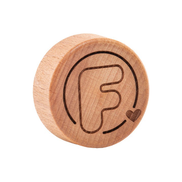 runder holzverschluss mit flaska logo