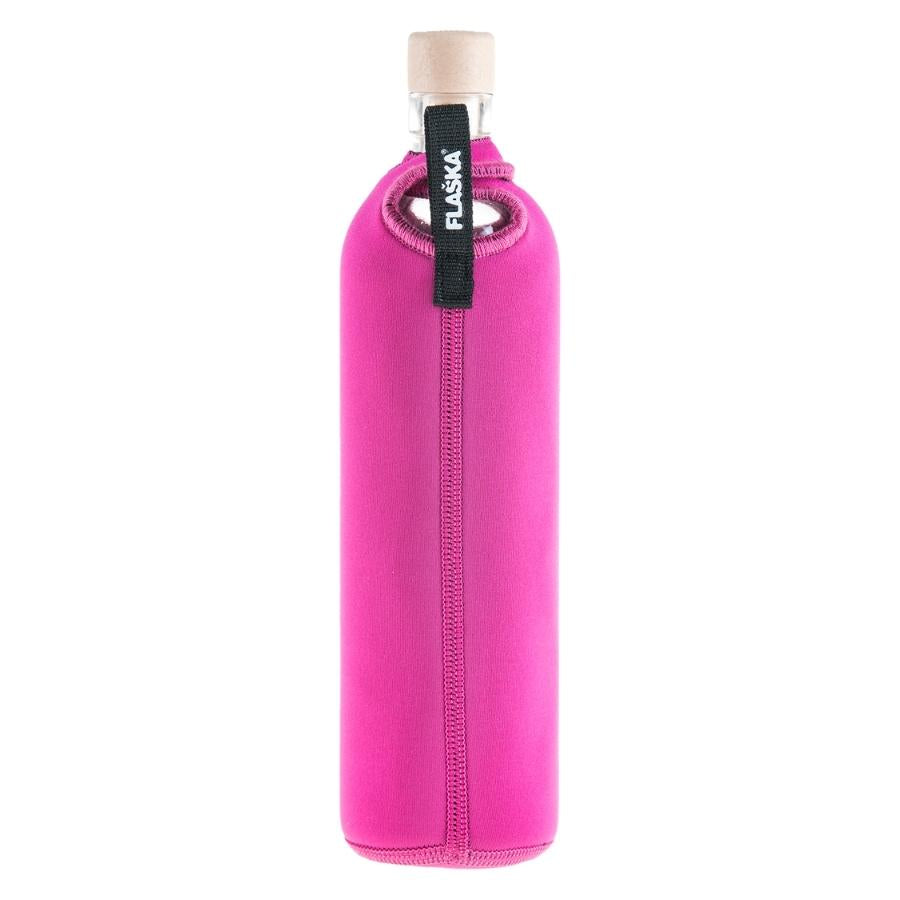 rückansicht der wiederverwendbaren flaska-glasflasche mit pinker neopren schutzhülle und prinzessinnen design